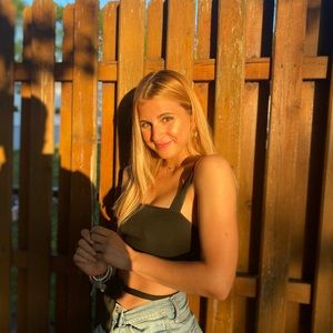 Meet your Posher, Angelica